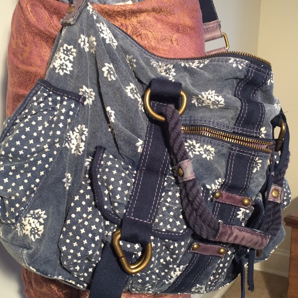 Awesome fun carry all! - Picture 3 of 8